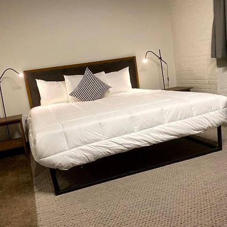 3E-*New* Apartment -5 Min From Downtown, Sleeps 4 Pittsburgh Buitenkant foto